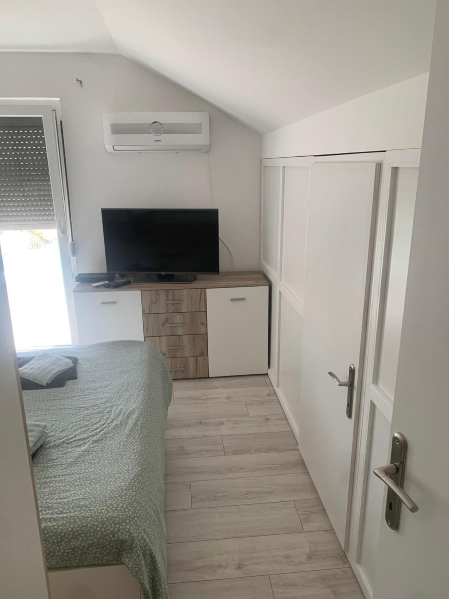 Willa Mika'S Poolhouse Belgrad Zewnętrze zdjęcie